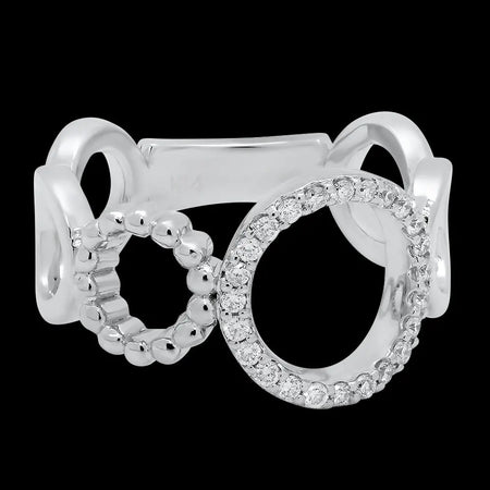 Distinctive Oval Diamond Ring